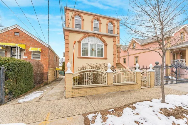 $999,000 | 2925 Morgan Avenue | Pelham Gardens