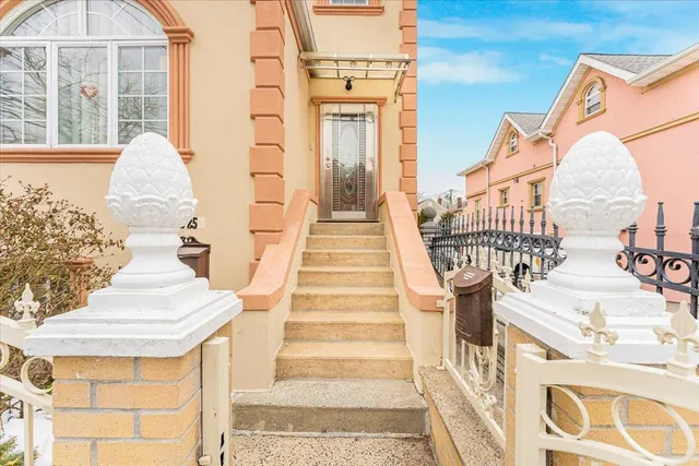 $999,000 | 2925 Morgan Avenue | Pelham Gardens