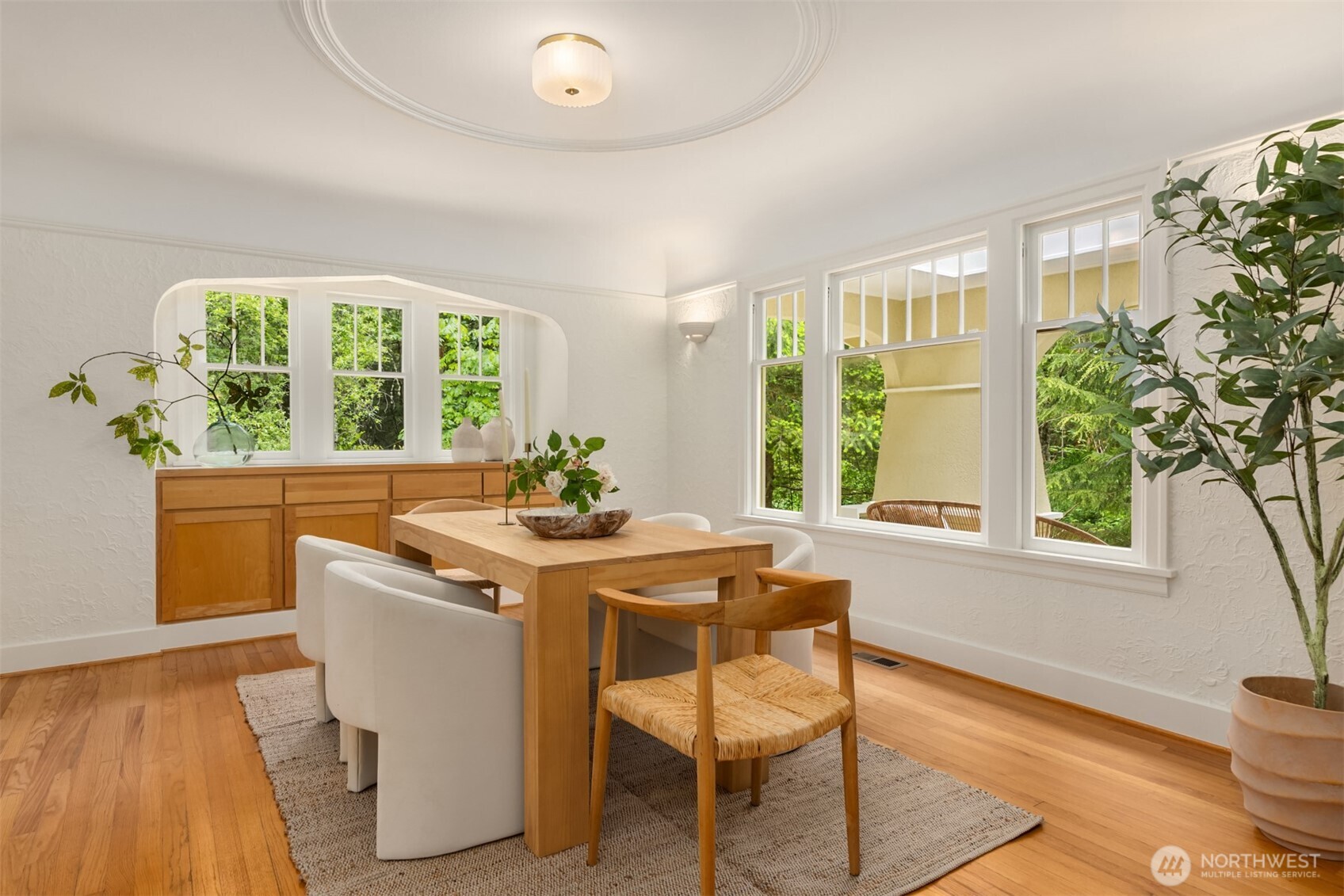 14864 Sivertson Road Northeast Bainbridge Island, WA 98110 - Photo 11 of 37