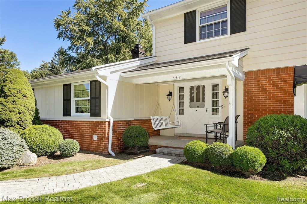 749 Leinster Road Rochester Hills, MI 48309 - Photo 4 of 42