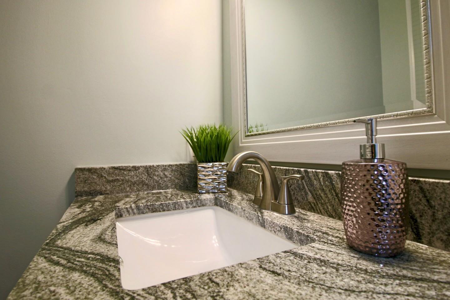 75 Oak Hills Road Pinehurst, NC 28374 - Photo 21 of 33 Bedroom #3 suite bath