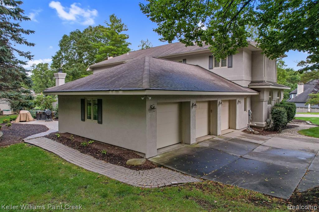 1615 Crossbow Court Rochester Hills, MI 48306 - Photo 6 of 33 Gallery Image 6