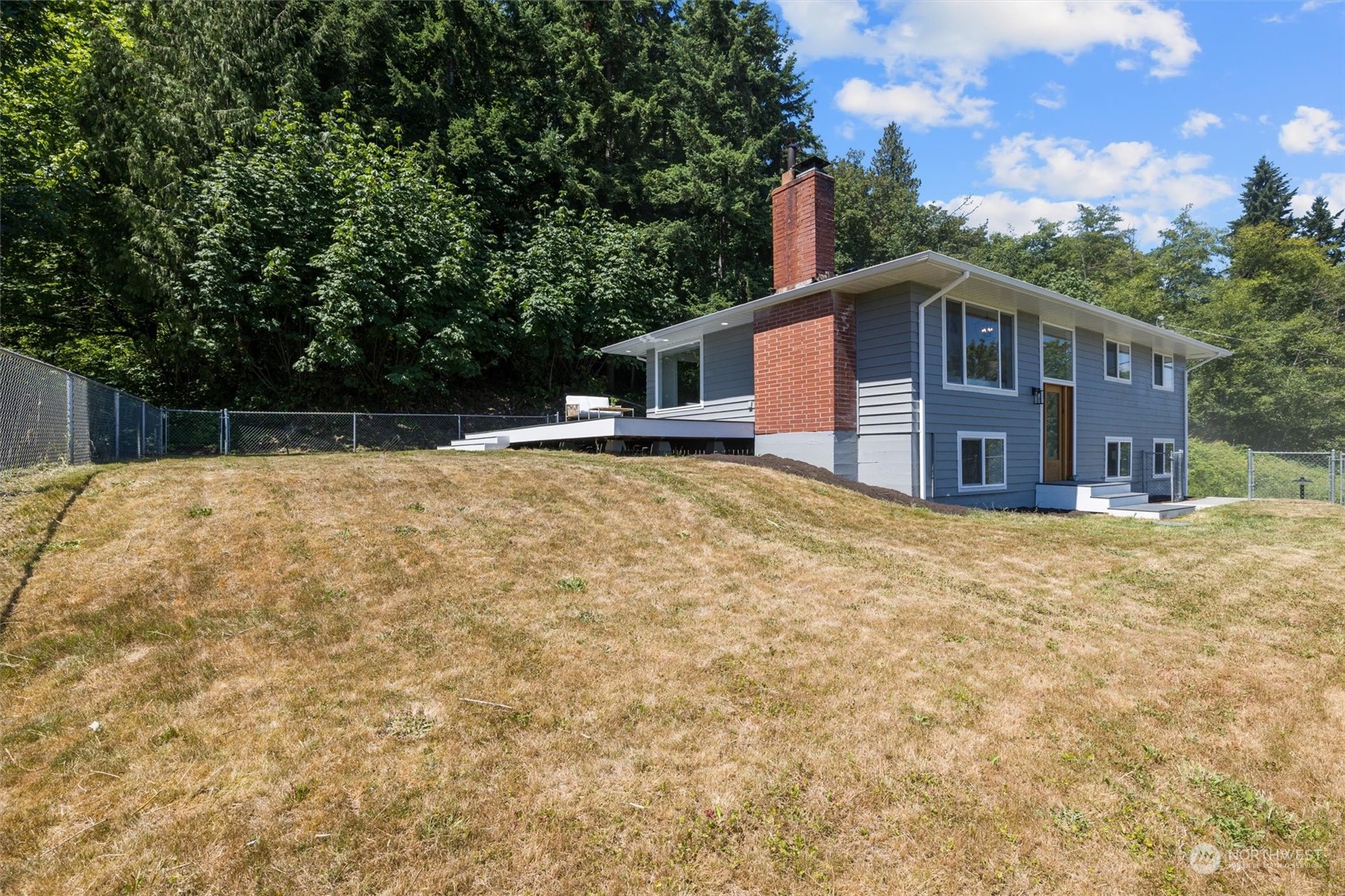 6314 Larimer Road Everett, WA 98208 - Photo 36 of 40 a backyard of a house