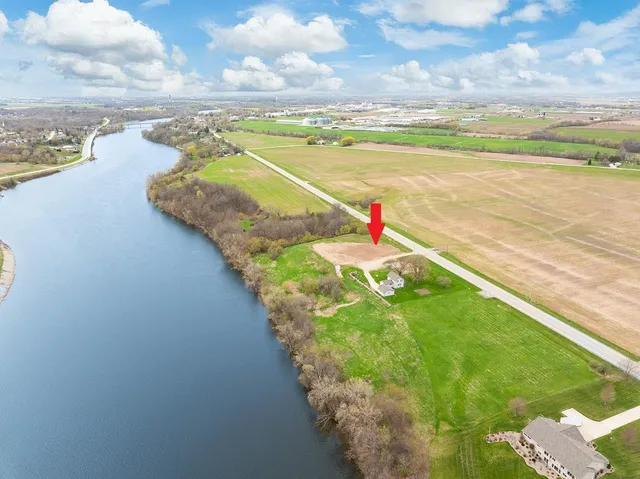 $999,750 | 4351 Lost Dauphin Road, Unit 6, Wrightstown, WI 54180