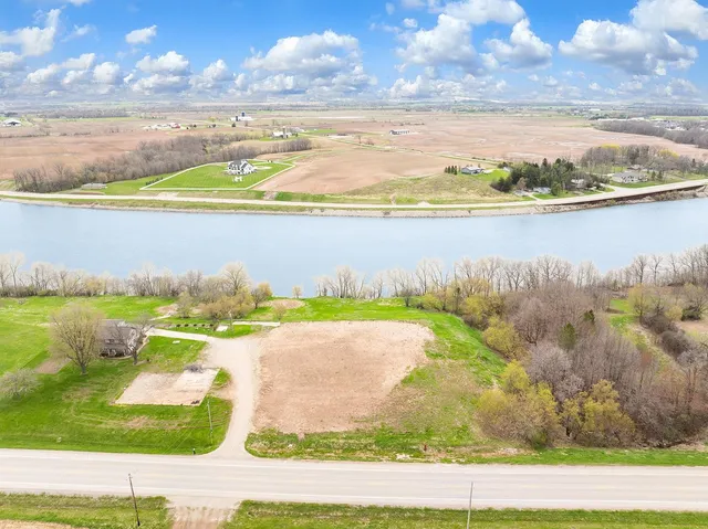 $999,750 | 4351 Lost Dauphin Road, Unit 6, Wrightstown, WI 54180