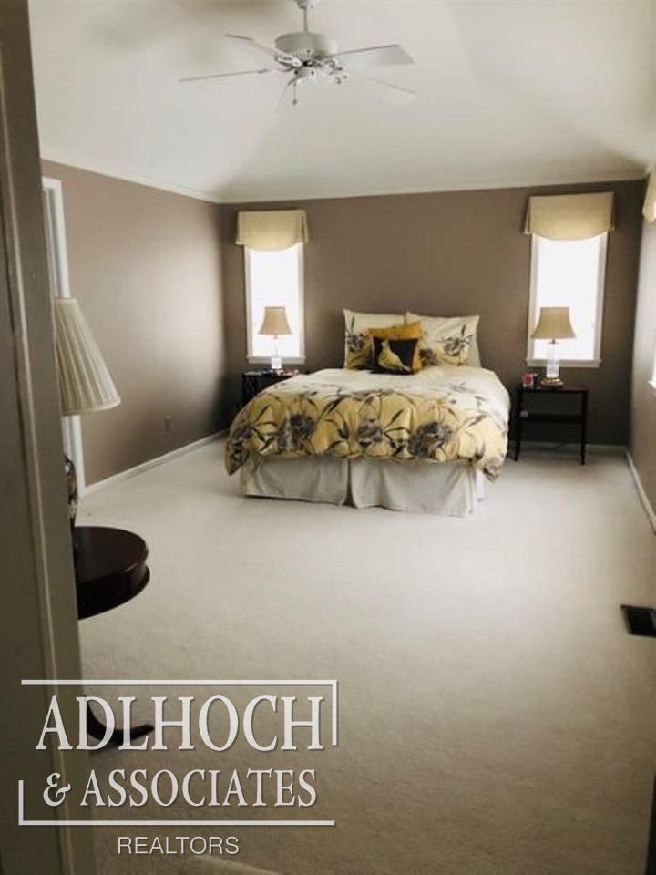 70 Merriweather Road Grosse Pointe, MI 48236 - Photo 24 of 34 31365128-23.JPG