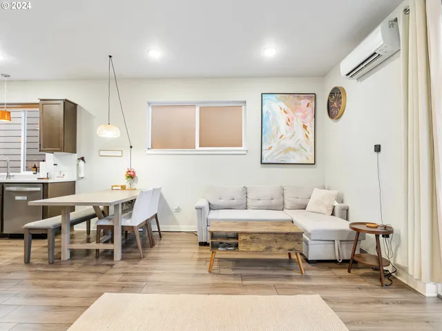 $394,900 | 7035 Southeast Alberta Avenue, Portland, OR 97206