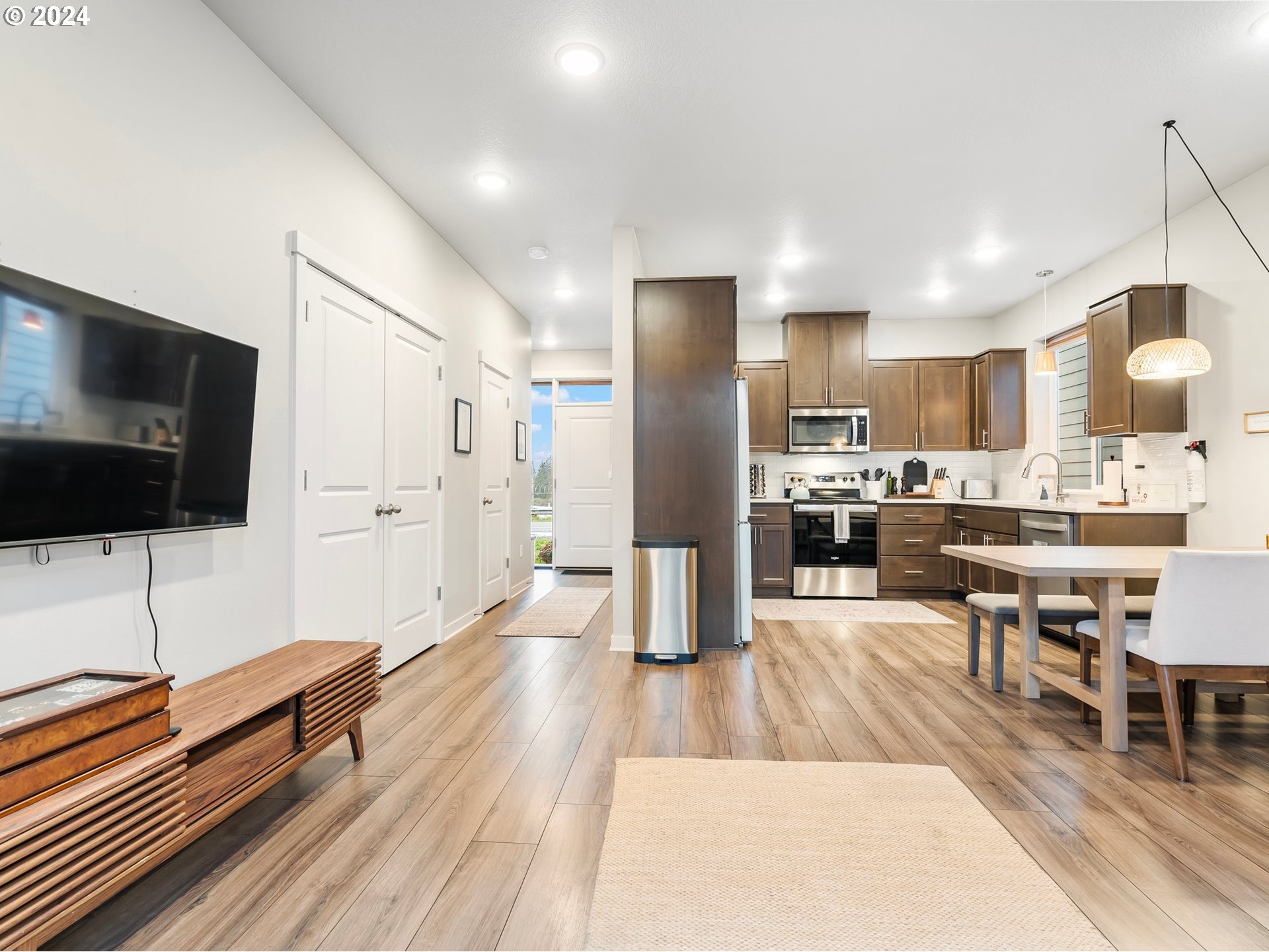 7035 Southeast Alberta Avenue Portland, OR 97206 - Photo 14 of 42