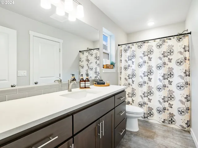 $394,900 | 7035 Southeast Alberta Avenue, Portland, OR 97206