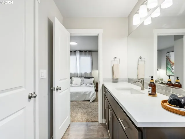 $394,900 | 7035 Southeast Alberta Avenue, Portland, OR 97206