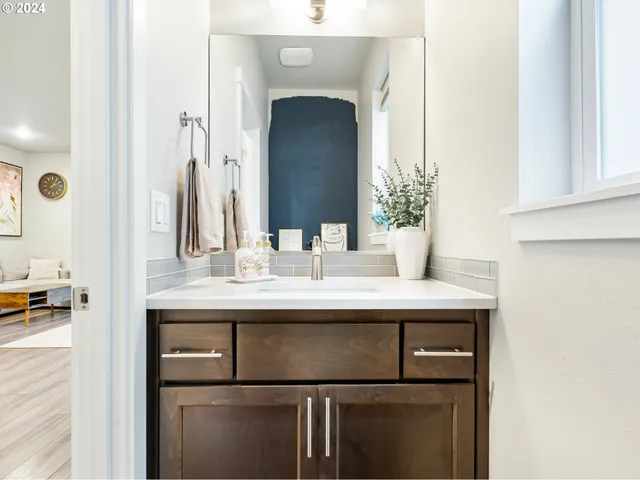 $394,900 | 7035 Southeast Alberta Avenue, Portland, OR 97206