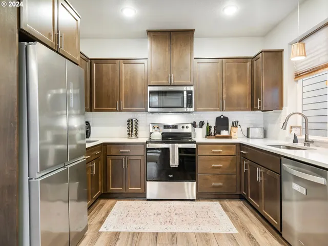 $394,900 | 7035 Southeast Alberta Avenue, Portland, OR 97206