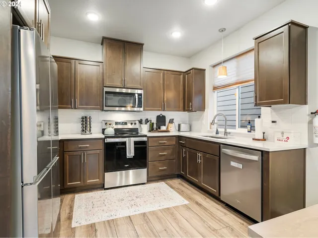 $394,900 | 7035 Southeast Alberta Avenue, Portland, OR 97206