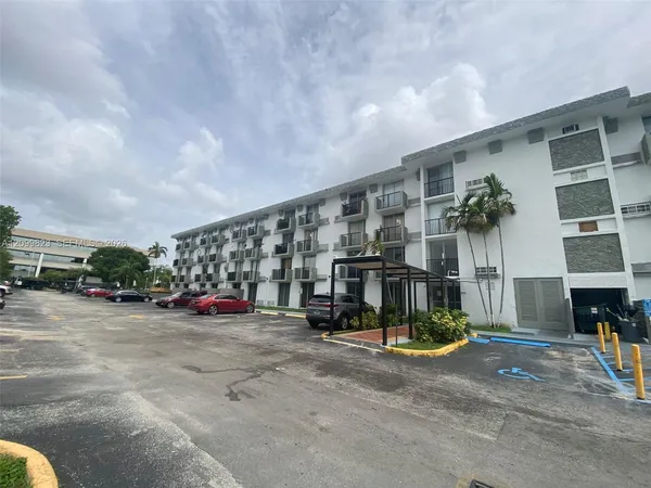 $1,300 | 16450 Northwest 2nd Avenue, Unit 104, Miami, FL 33169