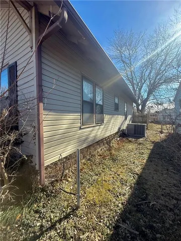 $78,900 | 3108 Crawford Avenue, Parsons, KS 67357