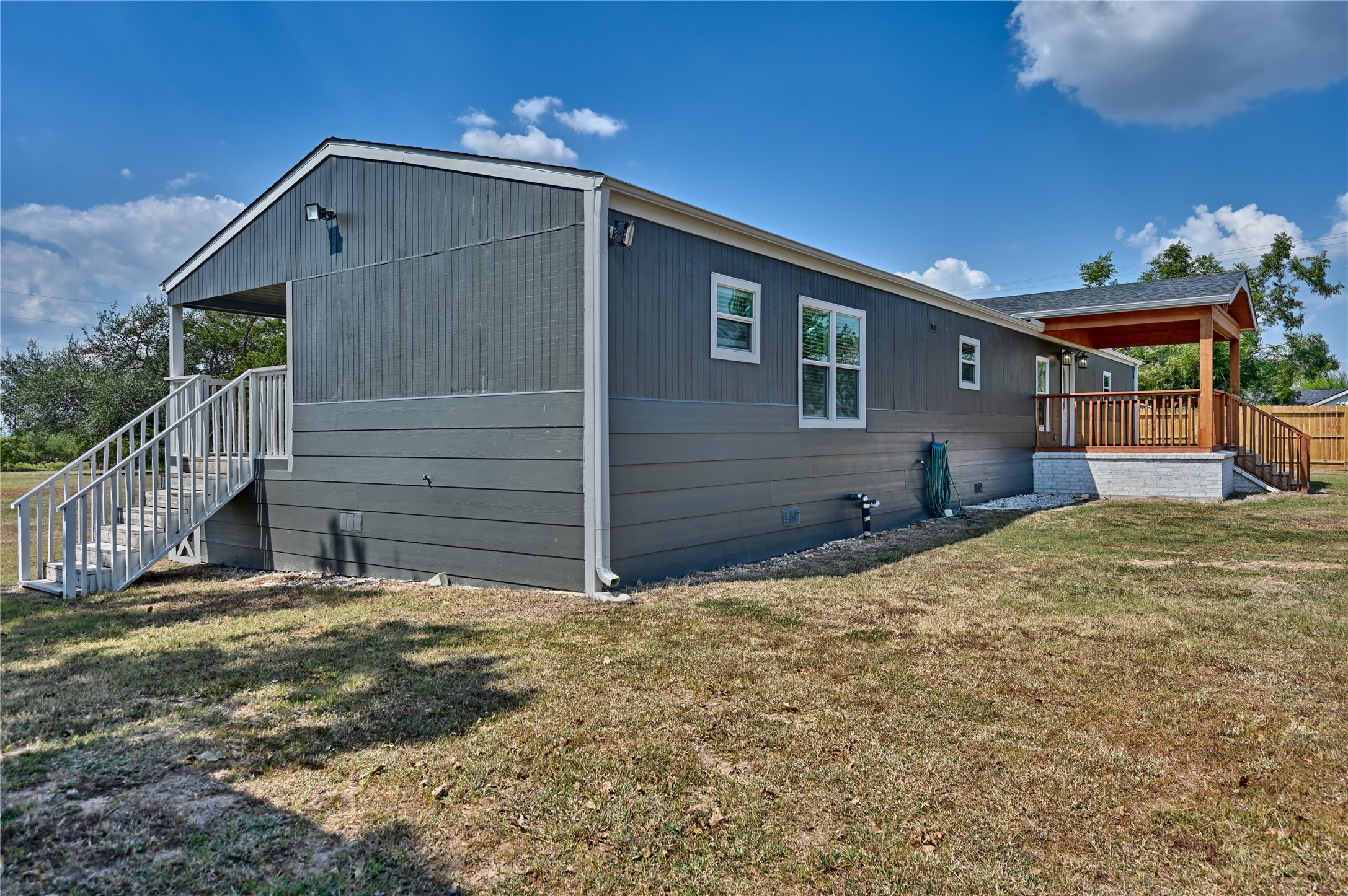 9137 Conner Road Washington, TX 77880 - Photo 26 of 44 a front view of house with yard