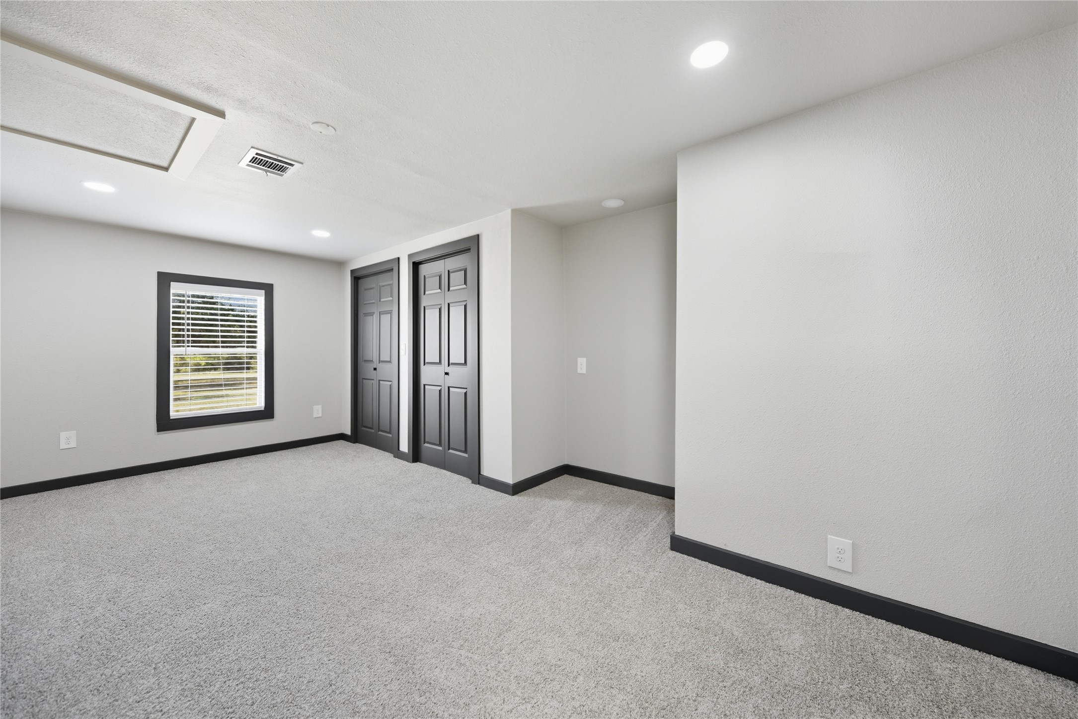 9137 Conner Road Washington, TX 77880 - Photo 38 of 44 an empty room with windows