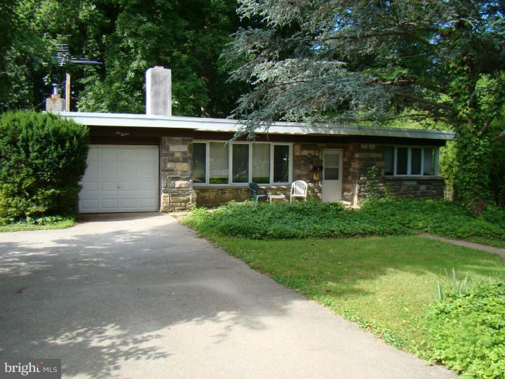 612 Rose Hill Road Broomall, PA 19008 - Photo 1 of 13 Gallery Image 1