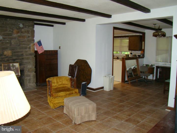 612 Rose Hill Road Broomall, PA 19008 - Photo 4 of 13 Gallery Image 4