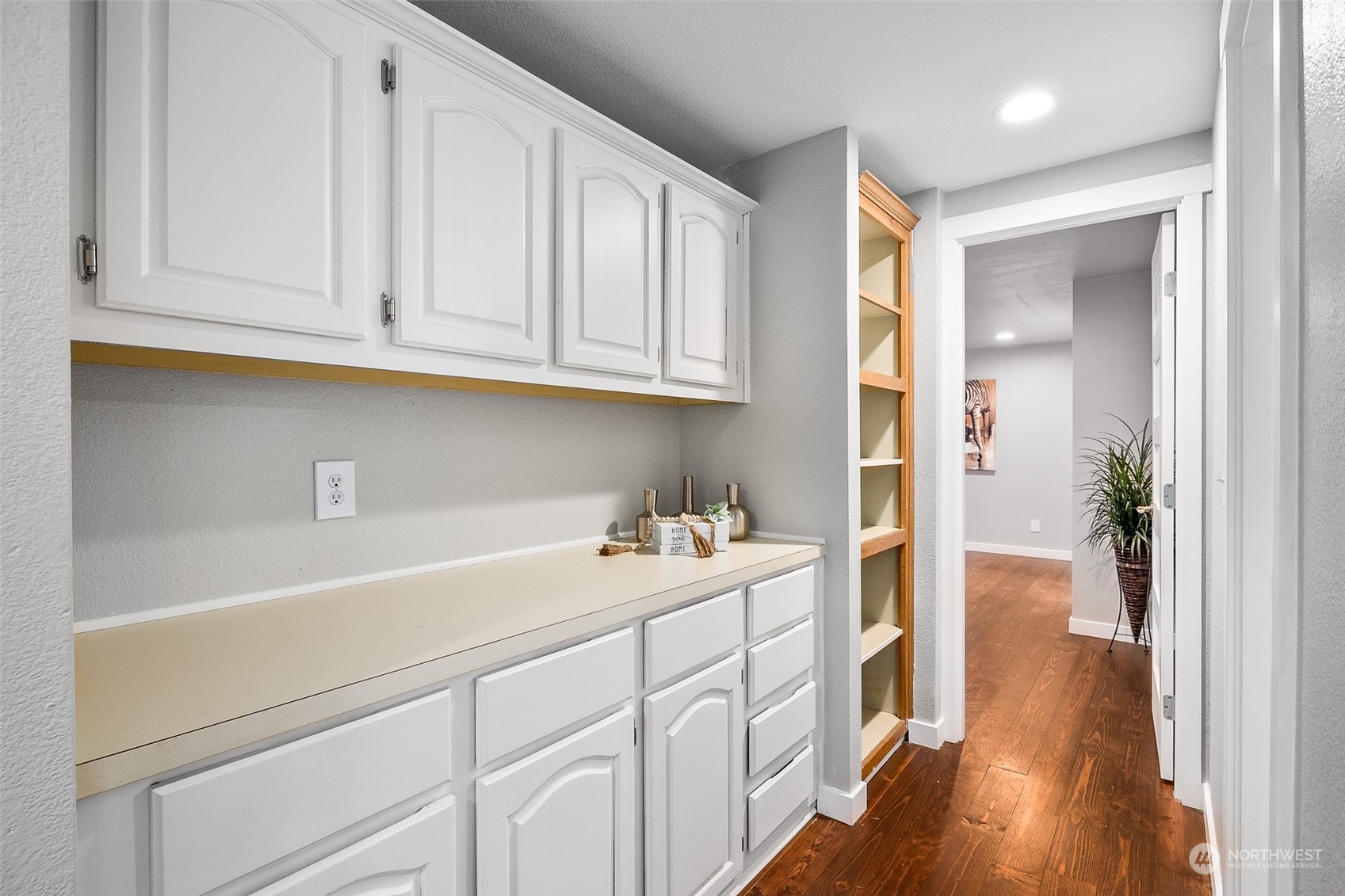 661 Brockway Road Chehalis, WA 98532 - Photo 27 of 40 a kitchen with a sink and cabinets