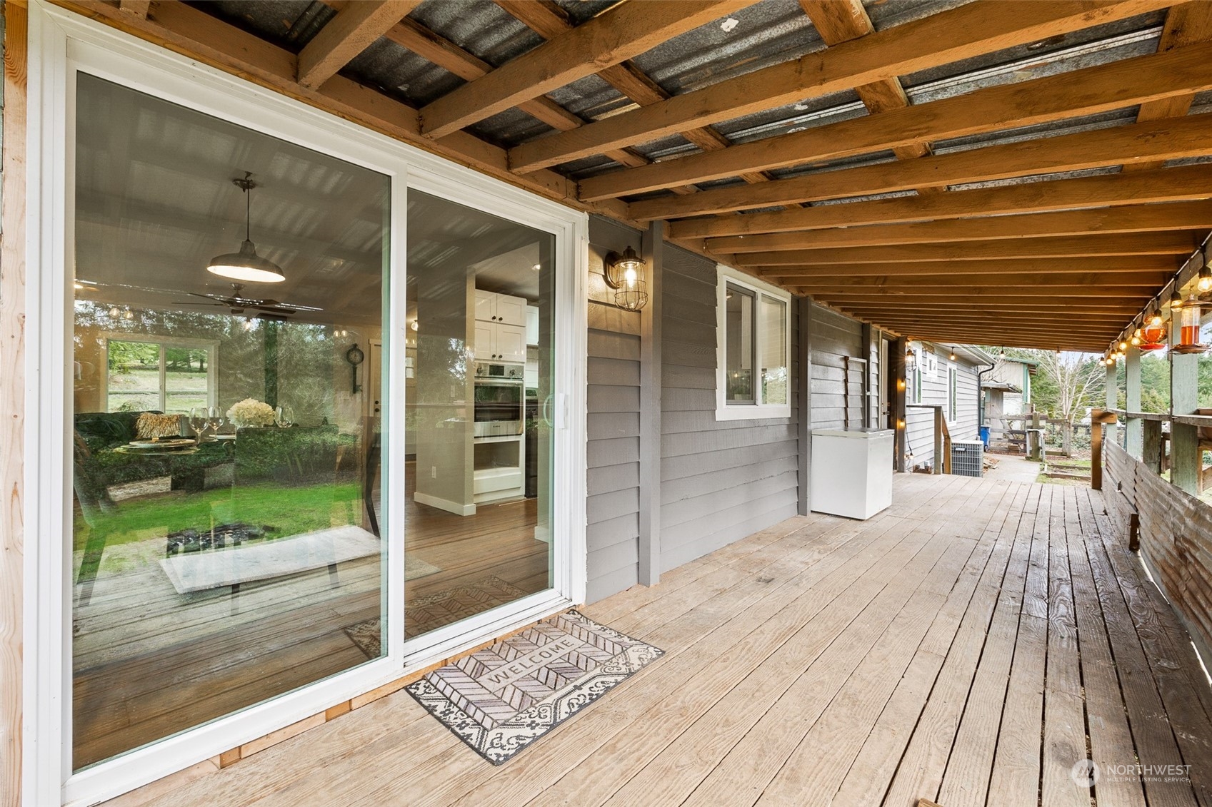 661 Brockway Road Chehalis, WA 98532 - Photo 31 of 40 a view of a porch