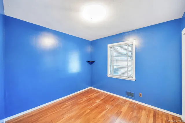 a view of empty room with window