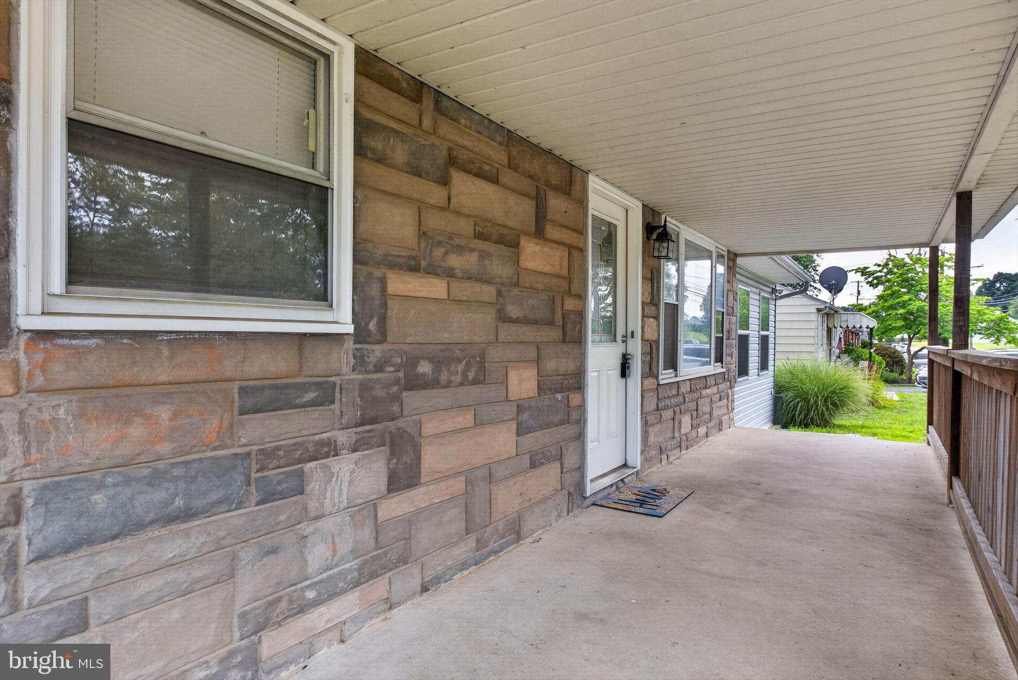 2725 Oakland Road Dover, PA 17315 - Photo 5 of 33