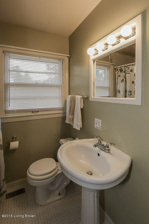 1908 Millgate Road Louisville, KY 40223 - Photo 25 of 42 0064
