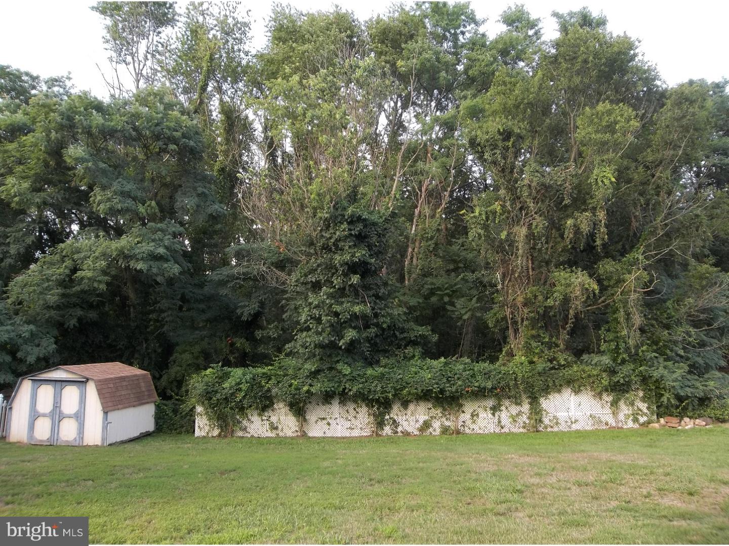 89 Freedom Road Sewell, NJ 08080 - Photo 2 of 25 Back Yard