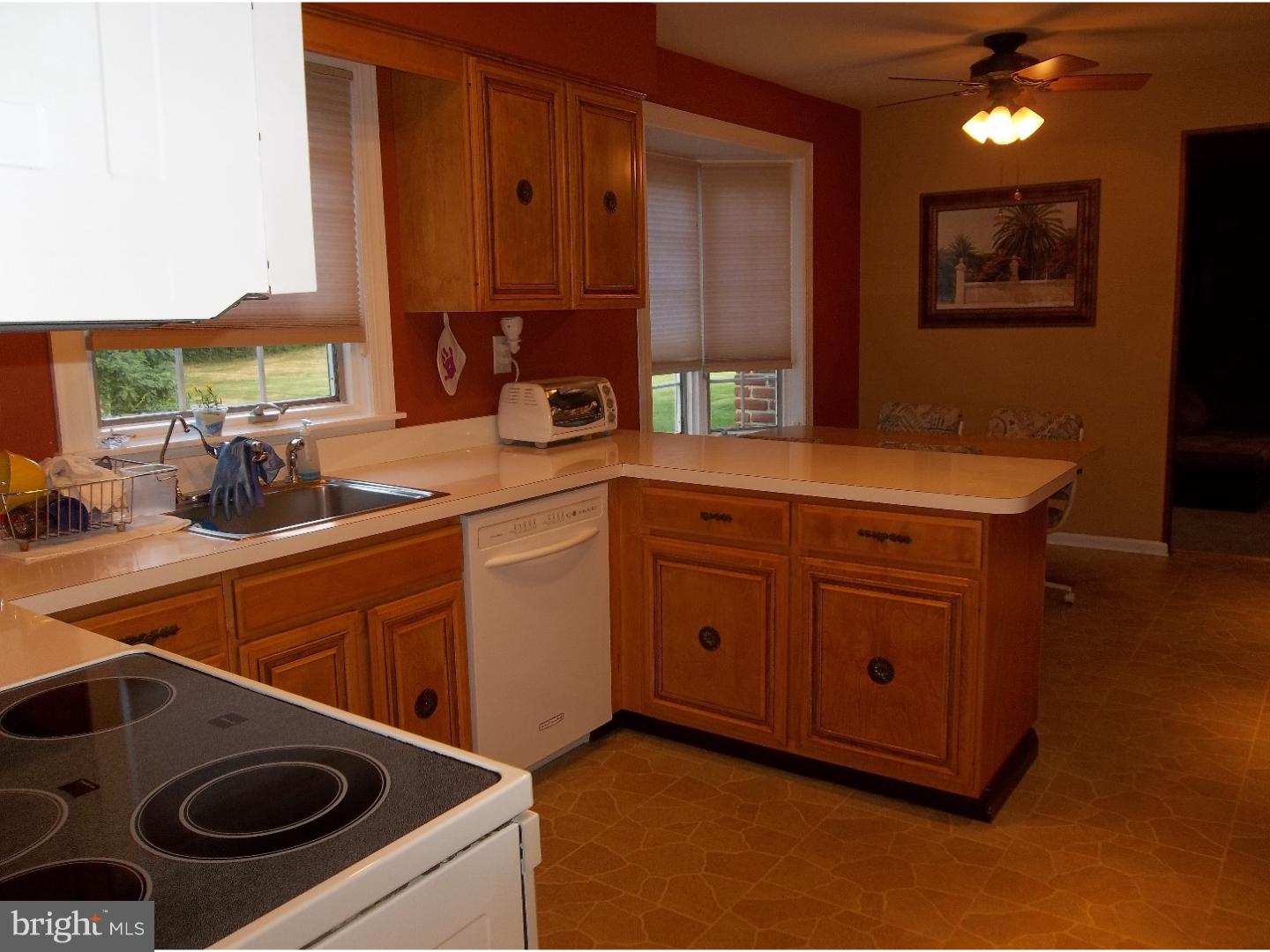 89 Freedom Road Sewell, NJ 08080 - Photo 11 of 25 Kitchen