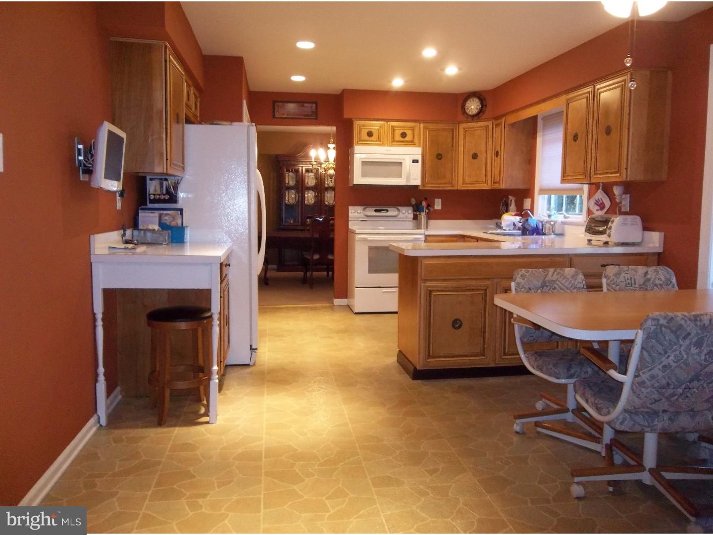 89 Freedom Road Sewell, NJ 08080 - Photo 9 of 25 Kitchen