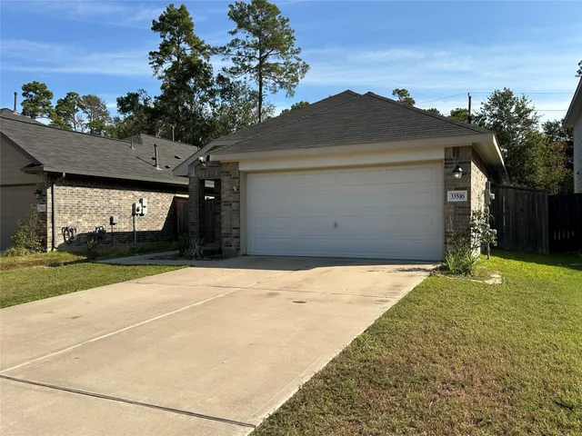 $1,725 | 33516 Orange Maple Way, Pinehurst, TX 77362