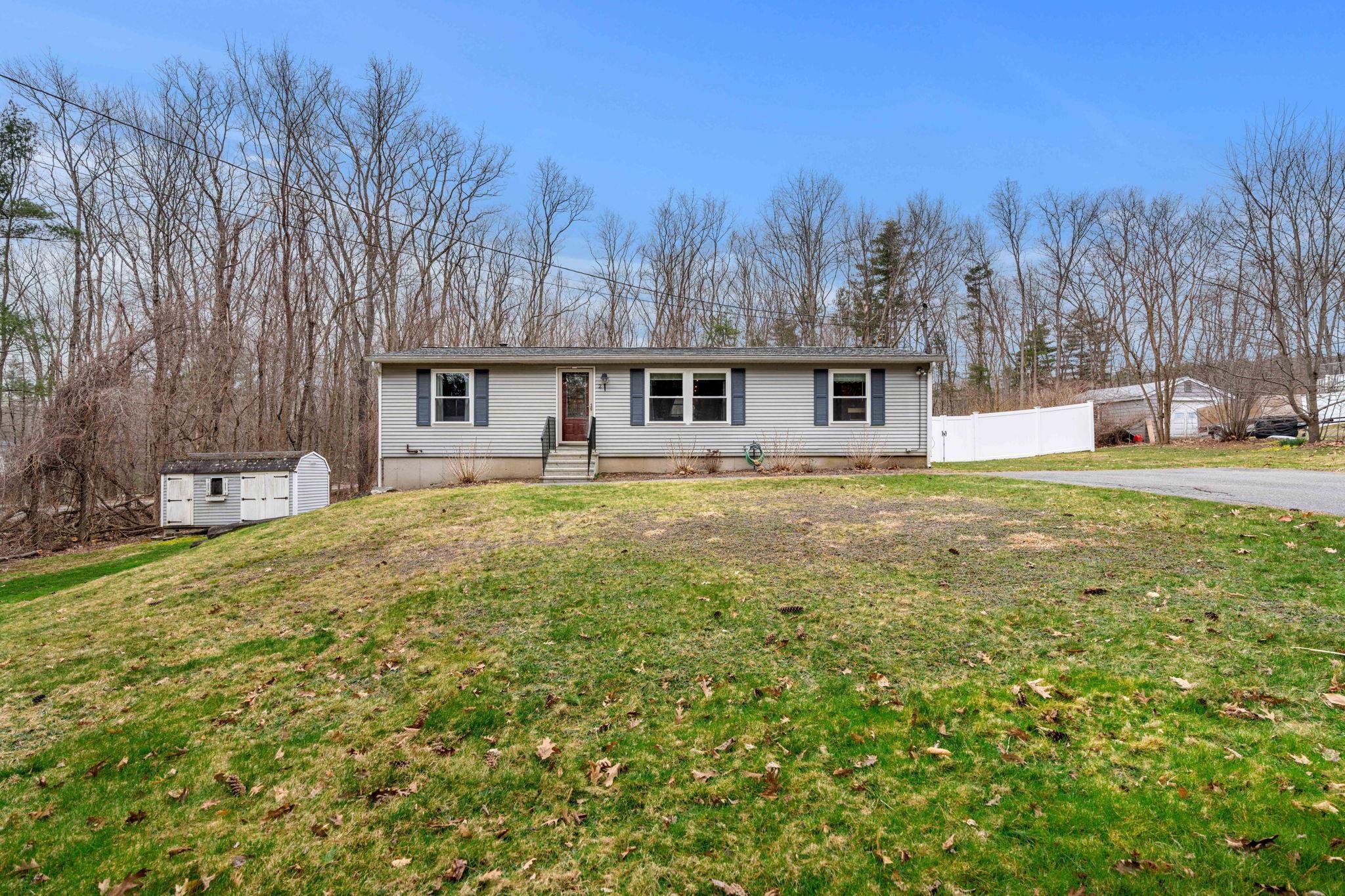 2 Wilkele Road Sandown, NH 03873 - Photo 2 of 40