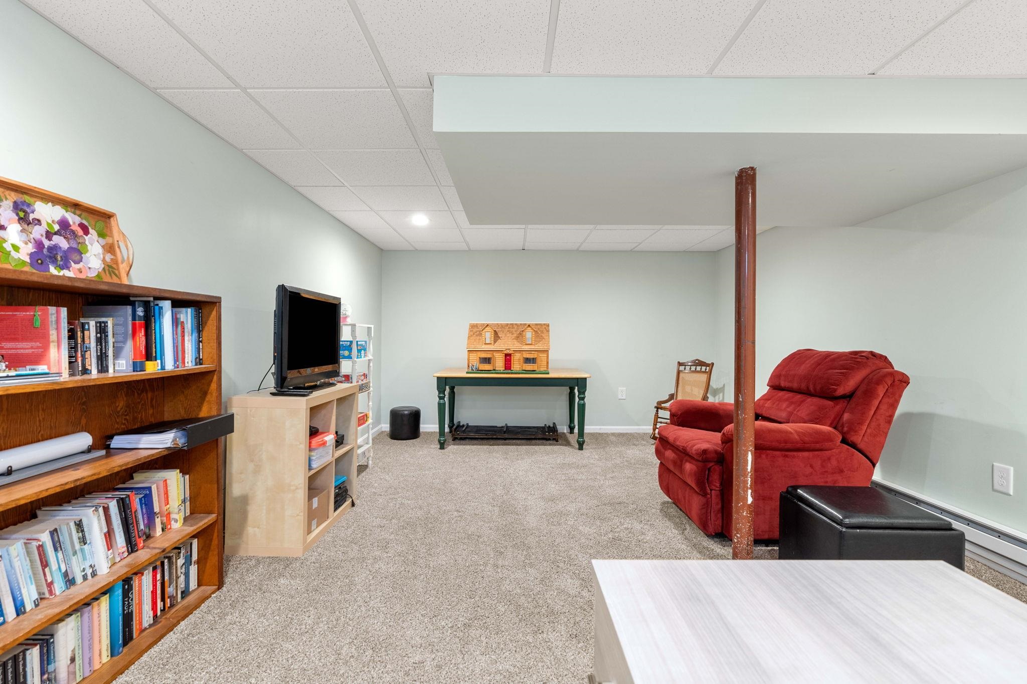2 Wilkele Road Sandown, NH 03873 - Photo 23 of 40