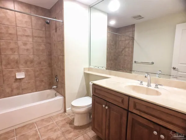 $2,600 | 612 Lost Key Drive, Unit 202B, Pensacola, FL 32507