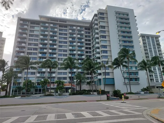 $3,600 | 1200 West Avenue, Unit 1130, Miami Beach, FL 33139