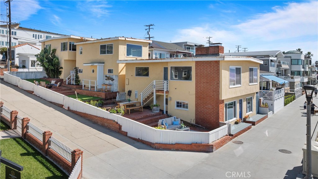 920 The Strand Manhattan Beach, CA 90266 - Photo 1 of 72 Front (Facing West) and Side (Facing North) of the Property