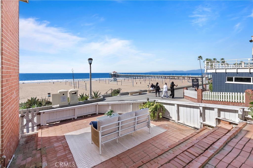 920 The Strand Manhattan Beach, CA 90266 - Photo 16 of 72 Unit D (1 Bed/1 Bath Unit) - Large Patio
