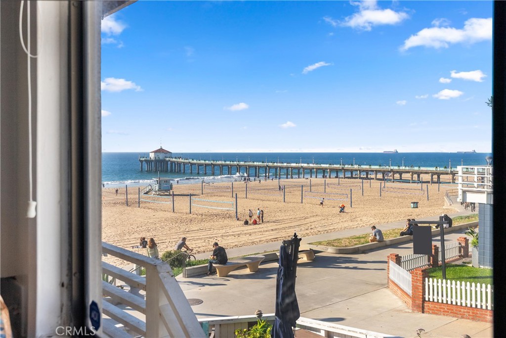 920 The Strand Manhattan Beach, CA 90266 - Photo 19 of 72 Unit C (2 Bed/1 Bath Unit) - View from Front Door