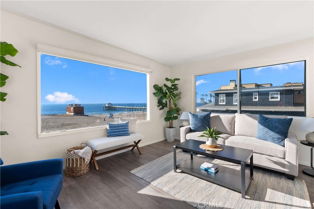 920 The Strand Manhattan Beach, CA 90266 - Photo 34 of 72 Unit B (2 Bed/2 Bath Unit) - Living Room