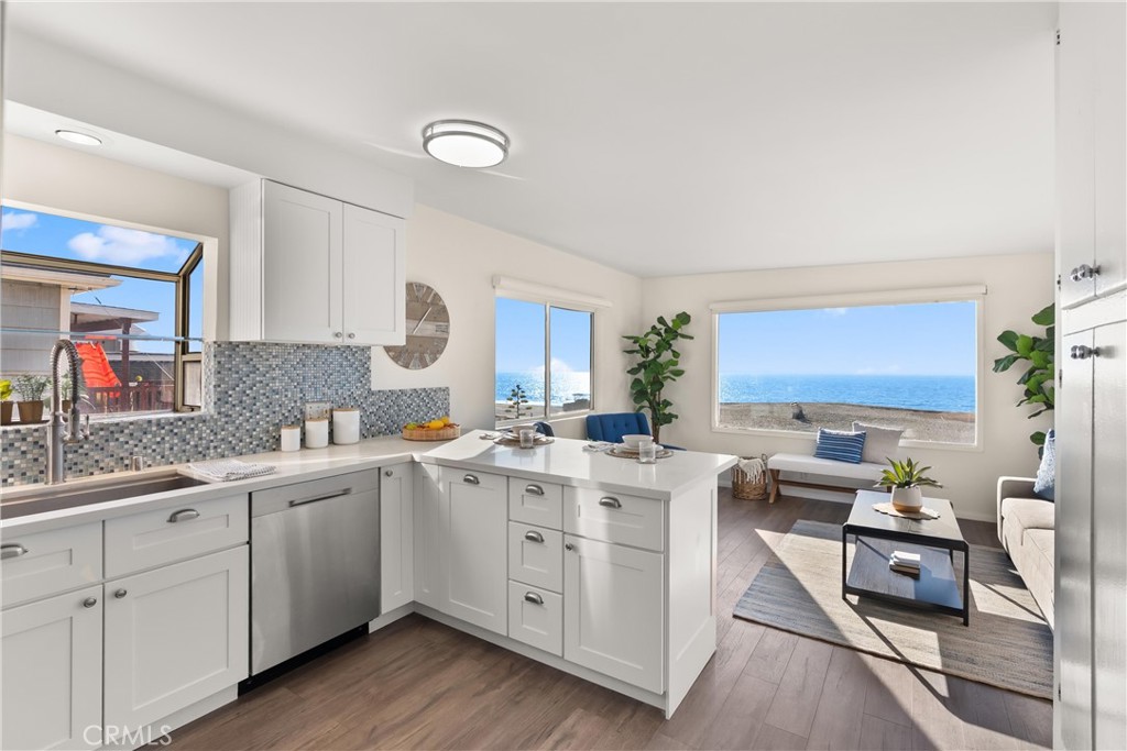 920 The Strand Manhattan Beach, CA 90266 - Photo 40 of 72 Unit B (2 Bed/2 Bath Unit) - Kitchen