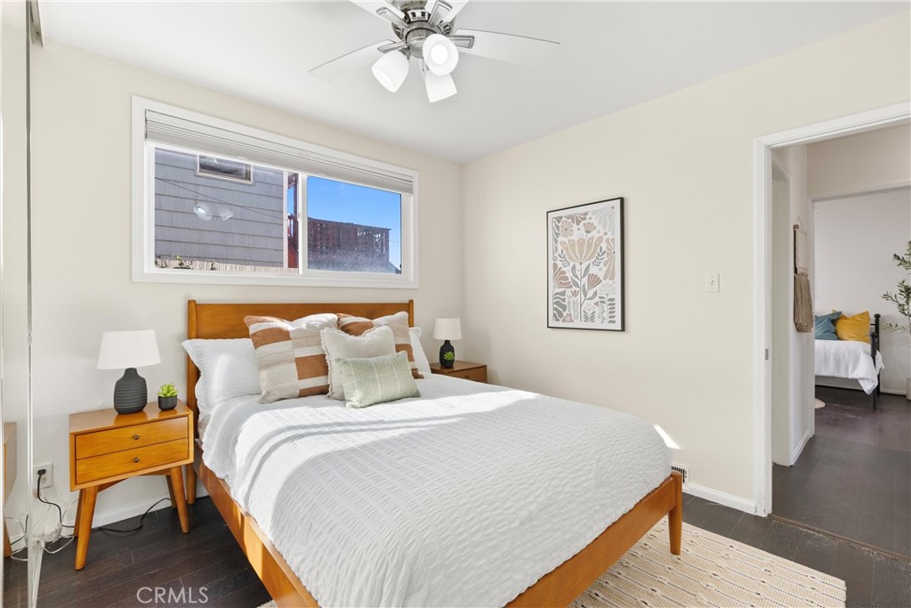 920 The Strand Manhattan Beach, CA 90266 - Photo 44 of 72 Unit B (2 Bed/2 Bath Unit) - Bedroom 1