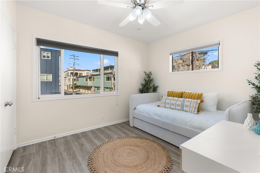 920 The Strand Manhattan Beach, CA 90266 - Photo 61 of 72 Unit A (2 Bed/1 Bath Unit) - Bedroom 1