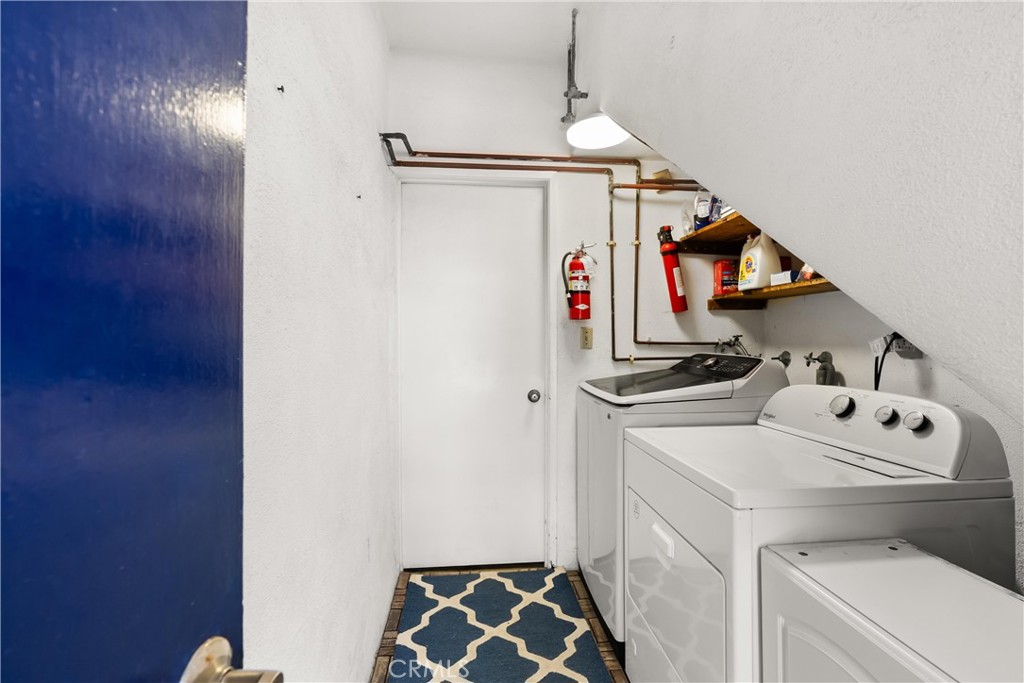 920 The Strand Manhattan Beach, CA 90266 - Photo 68 of 72 Laundry Room