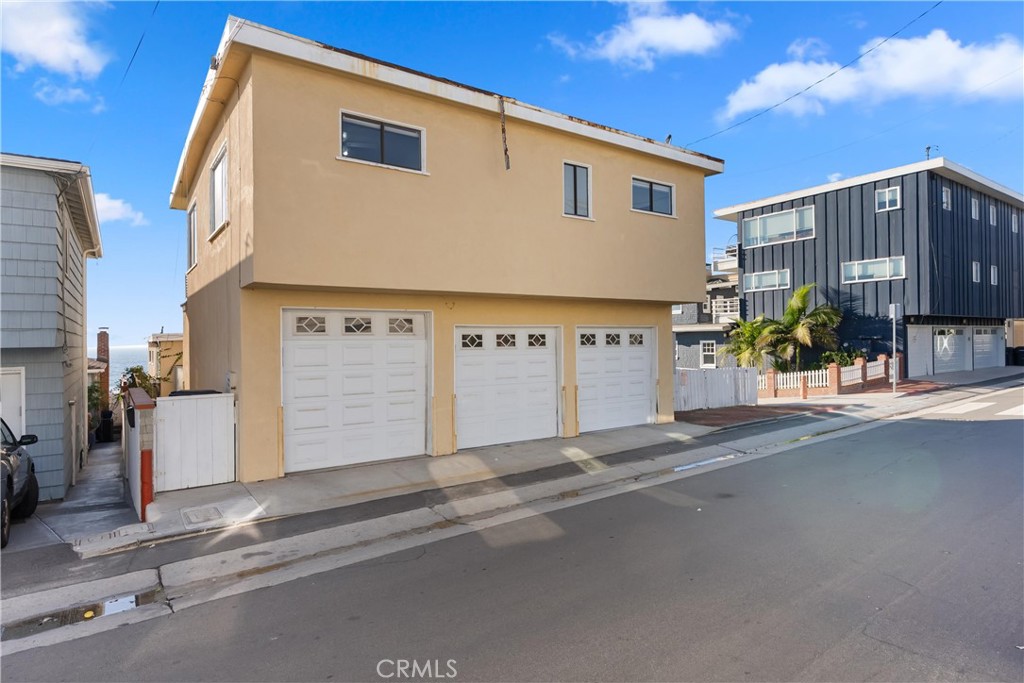 920 The Strand Manhattan Beach, CA 90266 - Photo 69 of 72 Back of the Building