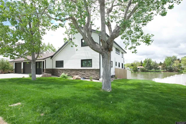 $1,100,000 | 310 Aster Street, Casper, WY 82604