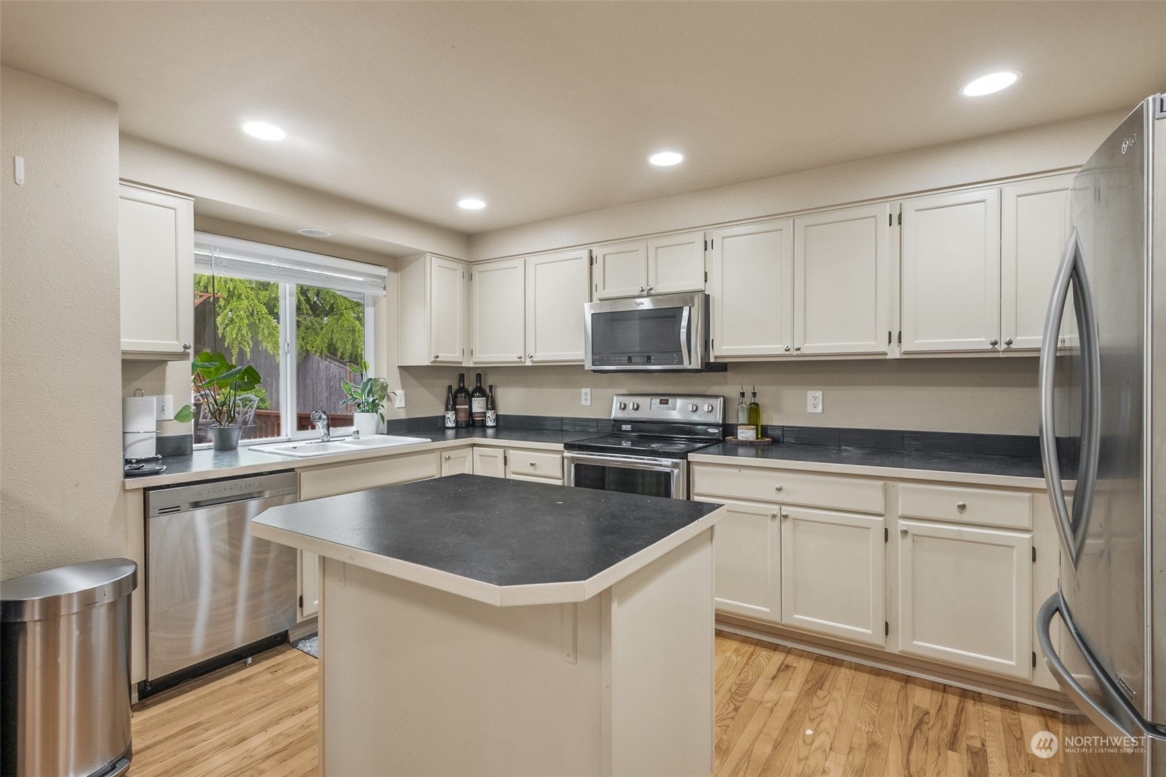 18809 132nd Place Southeast Renton, WA 98058 - Photo 10 of 30 Gallery Image 10