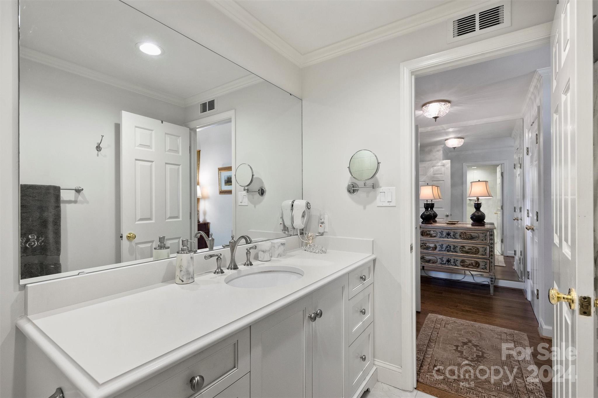 1530 Queens Road, Unit 901 Charlotte, NC 28207 - Photo 23 of 28 Gallery Image 23