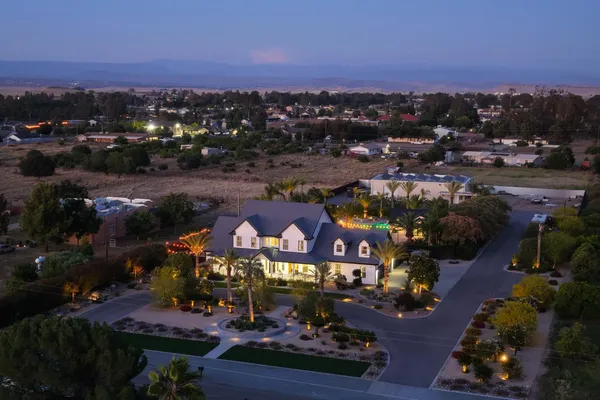 $2,150,000 | 17113 Mark Road, Madera, CA 93636