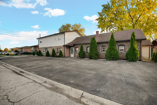 $508,000 | 8845 West 75th Street, Justice, IL 60458